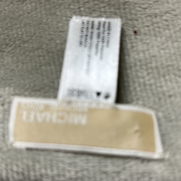 Michael kors scarf lite gray brand new - Picture 4 of 5